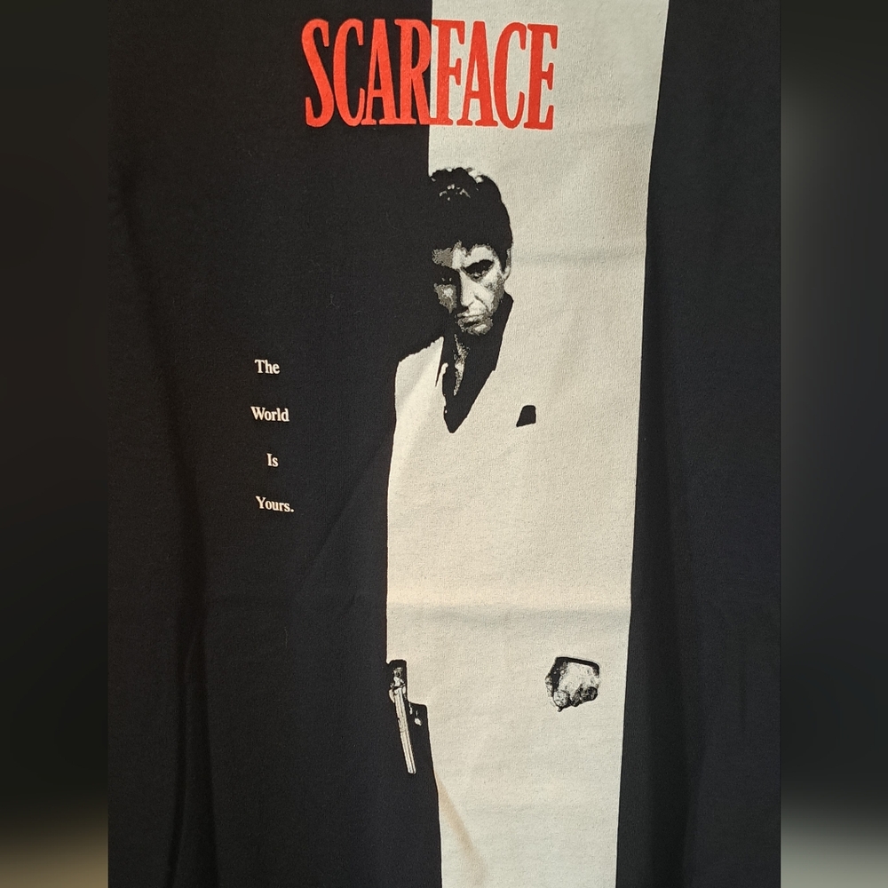 Scarface movie graphic t-shirt. Nice fit, very clean, no stains, no rips